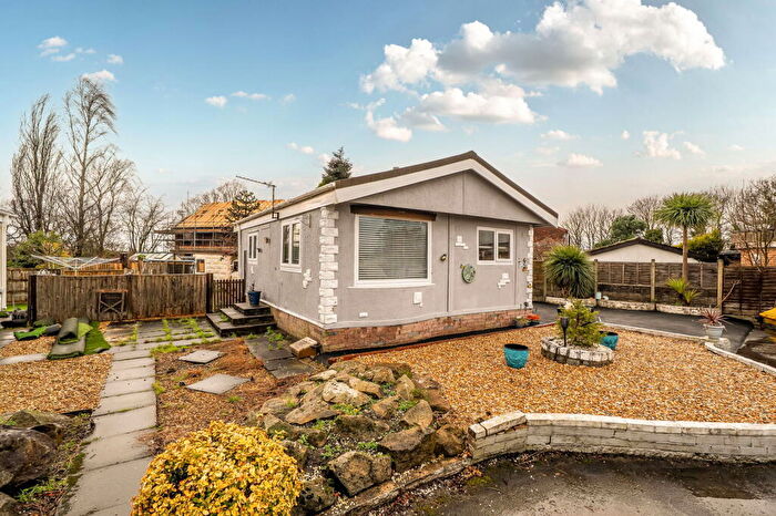 2 Bedroom Park Home For Sale In Willow Crescent, Cuerden Residential Park, Leyland, Lancashire, PR25