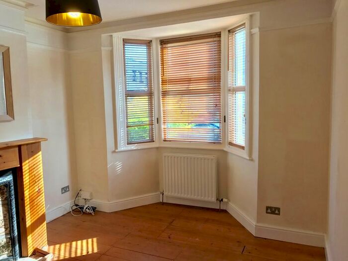 3 Bedroom Terraced House To Rent In Deacon Street, Swindon, SN1