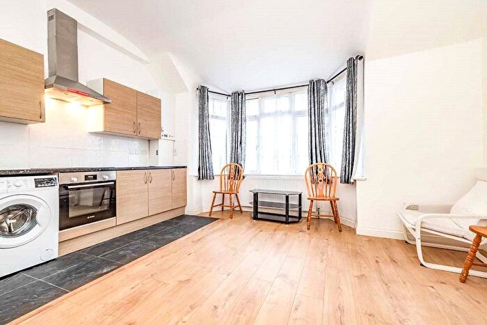 1 Bedroom Flat To Rent In St. Albans Road, Watford, Hertfordshire, WD24