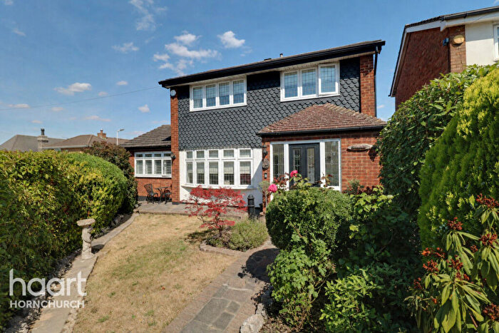 4 Bedroom Detached House For Sale In Wingletye Lane, Hornchurch, RM11
