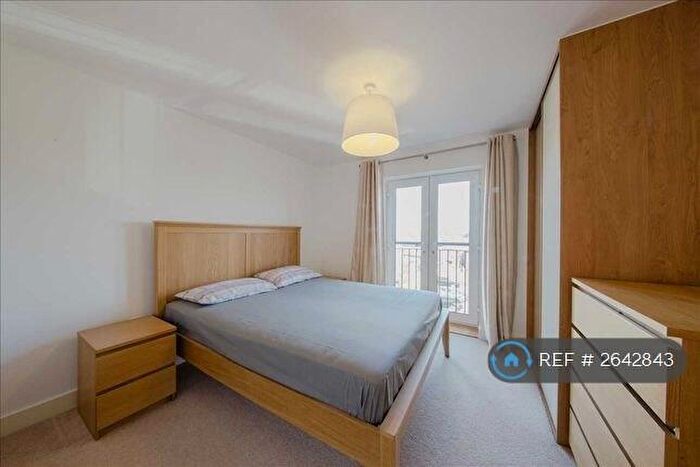 2 Bedroom Flat To Rent In Bessemer Lodge, Oakgrove, Milton Keynes, MK10