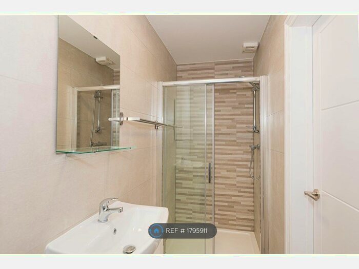 Studio To Rent In Davidson Road, Croydon, CR0