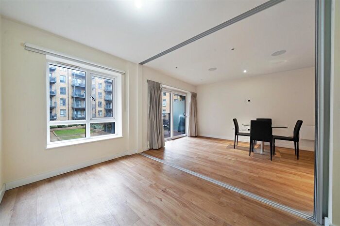 1 Bedroom Flat To Rent In Boulevard Drive, London, NW9