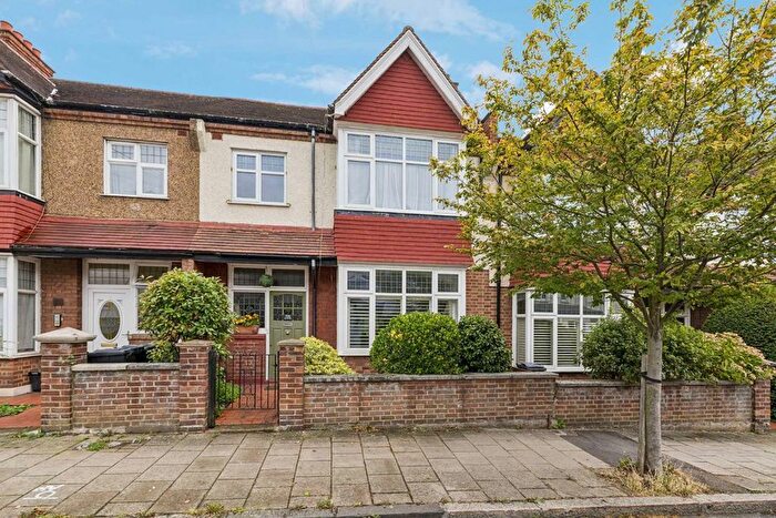 5 Bedroom Property For Sale In Glencairn Road, Streatham, SW16