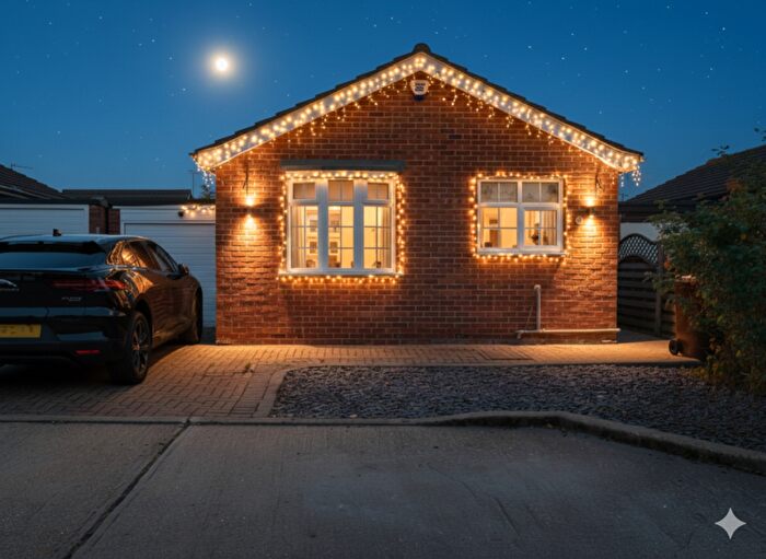 1 Bedroom Detached Bungalow For Sale In Roserna Road, Canvey Island, Essex, SS8