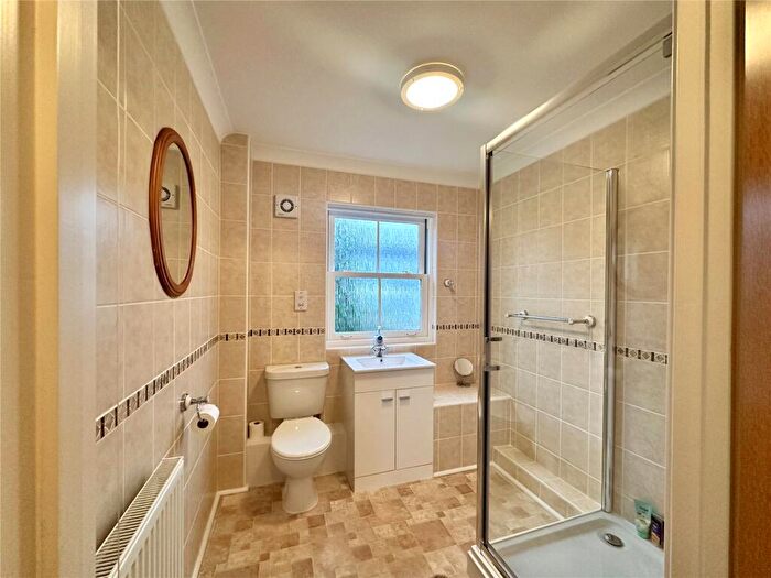 1 Bedroom Flat To Rent In Main Street, Pembroke, Pembrokeshire, SA71