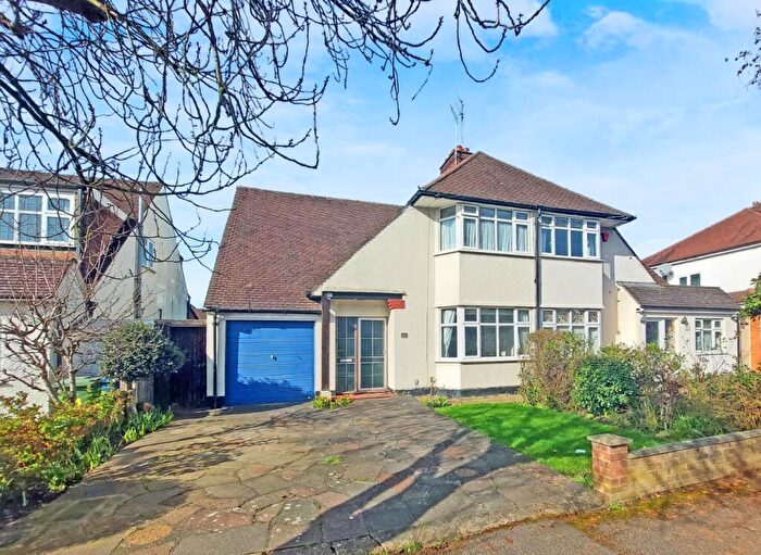3 Bedroom Semi-Detached House For Sale In The Avenue, Pinner, HA5