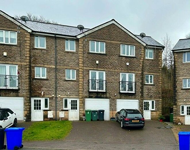 4 Bedroom Mews For Sale In Acre Park, Bacup, OL13
