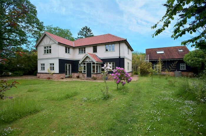 6 Bedroom Detached House For Sale In Framingham Lane, Bramerton, Norwich, NR14