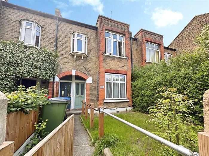 2 Bedroom Maisonette For Sale In Footscray Road, London, SE9
