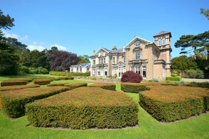 2 Bedroom Apartment For Sale In Birkenhead Road, Willaston, CH64