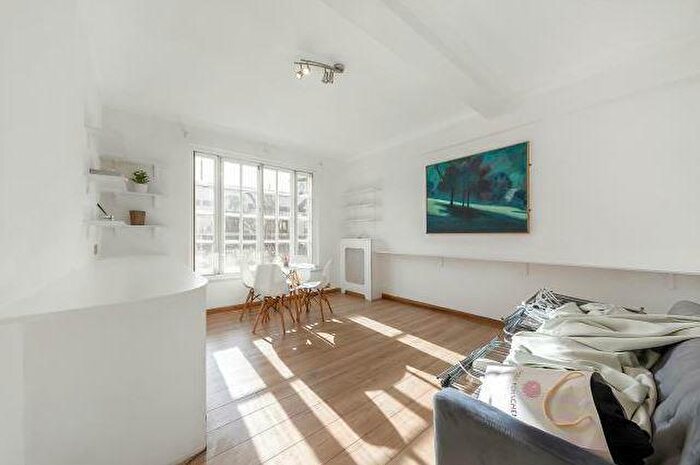 3 Bedroom Apartment To Rent In Glentworth Street, Marylebone, London, NW1