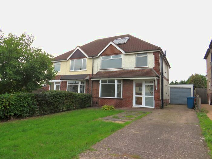 3 Bedroom Semi-Detached House To Rent In Thorpe Street, Chase Terrace, Burntwood, WS7