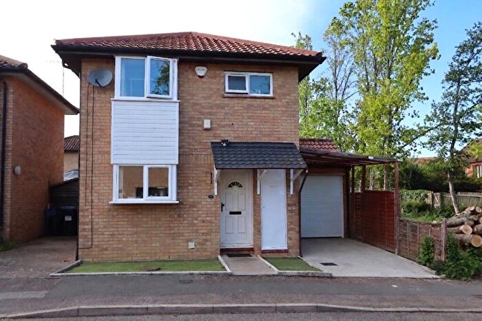 3 Bedroom Detached House For Sale In Chatsworth, Great Holm, Milton Keynes, MK8