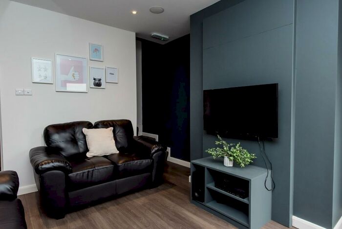 5 Bedroom Terraced House To Rent In Cauldon Road, Stoke-On-Trent, Staffordshire, ST4