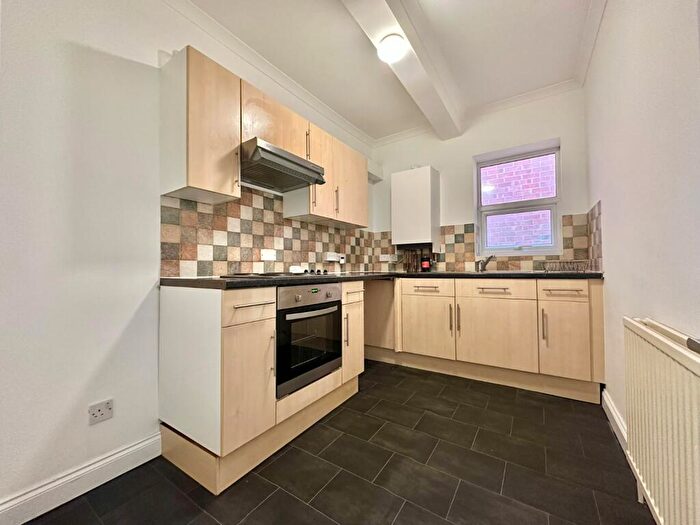 1 Bedroom Flat To Rent In Bitterne Road, Bitterne Village, Southampton, Hampshire, SO18