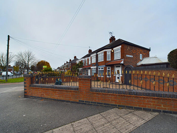 3 Bedroom End Of Terrace House For Sale In Sutton Road, Hull, HU6