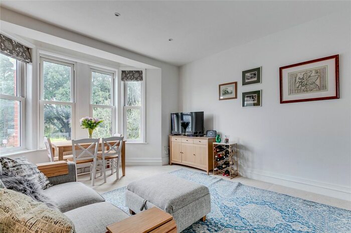 1 Bedroom Flat To Rent In Tooting Bec Gardens, London SW16