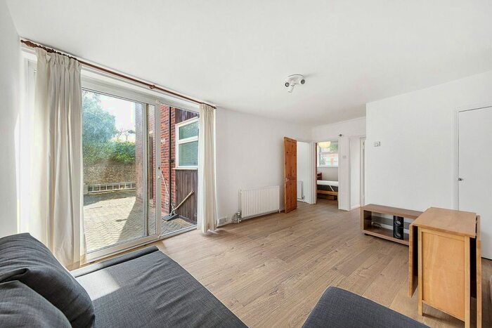 1 Bedroom Flat To Rent In Wixs Lane, Battersea, London, SW4