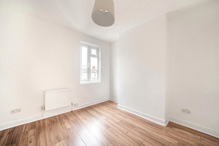 2 Bedroom Terraced House For Sale In Barth Road, Plumstead, SE18