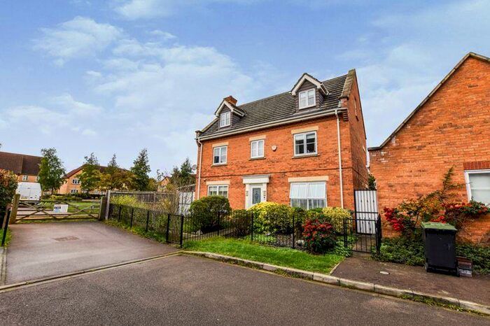 5 Bedroom Detached House To Rent In Moat Farm Close, Marston Moretaine, Bedfordshire, MK43