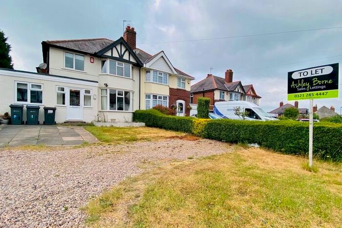 3 Bedroom Semi-Detached House To Rent In Alvechurch Road, Northfield, Birmingham B31