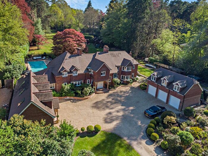 7 Bedroom Detached House For Sale In Wellingtonia Avenue, Crowthorne, Berkshire, RG45