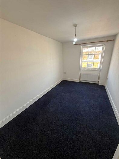 1 Bedroom Flat To Rent In Harmer Street, Gravesend, DA12