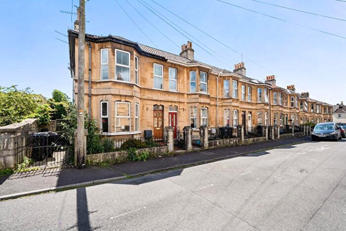 1 Bedroom Apartment For Sale In Victoria Road, Bath, BA2