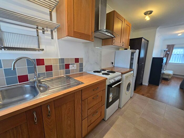 1 Bedroom Flat To Rent In Sunley Gardens, Perivale, Greenford, UB6