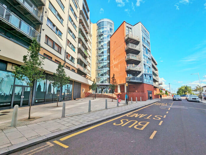 2 Bedroom Apartment To Rent In Gabrielle House, Ilford, Essex, IG2