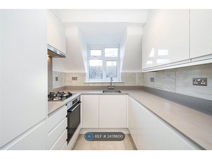 2 Bedroom Flat To Rent In Haverstock Hill, London, NW3