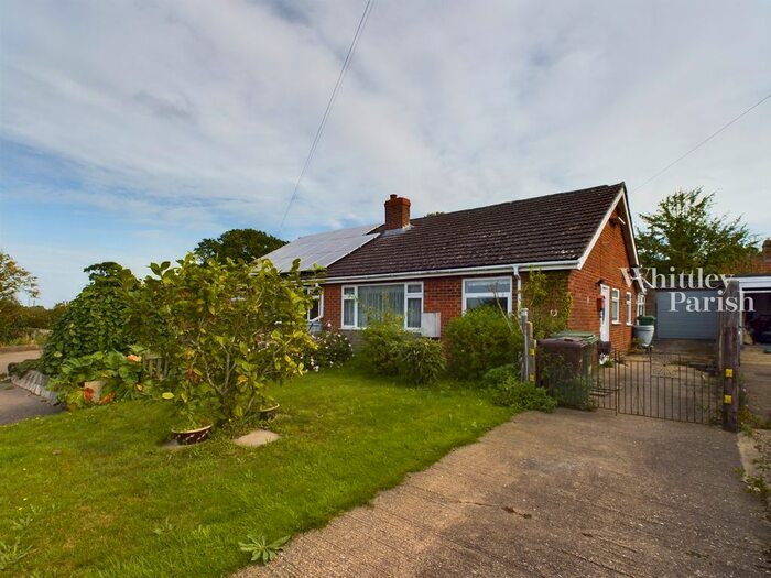 2 Bedroom Semi-Detached Bungalow For Sale In Farrow Close, Great Moulton, Norwich, NR15