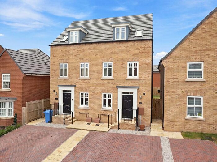 4 Bedroom Semi-Detached House For Sale In Ringlet Close, Worksop, S81