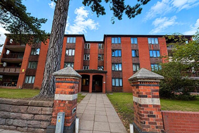 2 Bedroom Flat For Sale In Hagley Road, Birmingham, West Midlands, B16