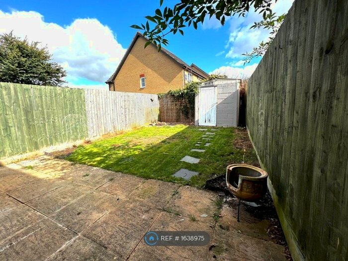 3 Bedroom Semi-Detached House To Rent In Middleton Cheney, Middleton Cheney, OX17