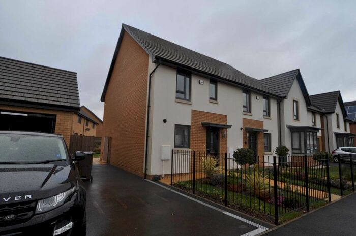 3 Bedroom End Of Terrace House To Rent In Poplar Close, Plympton, PL7