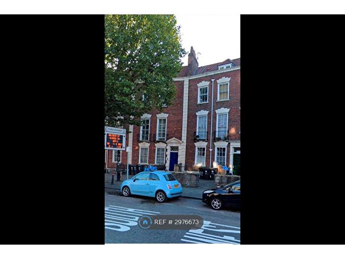 2 Bedroom Flat To Rent In Hotwell Road, Bristol, BS8
