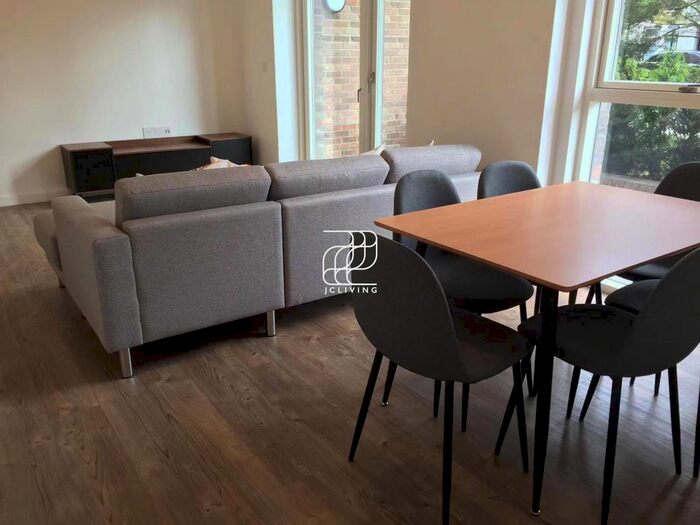 2 Bedroom Flat To Rent In Garraway Apartments, Western Circus, London, W3