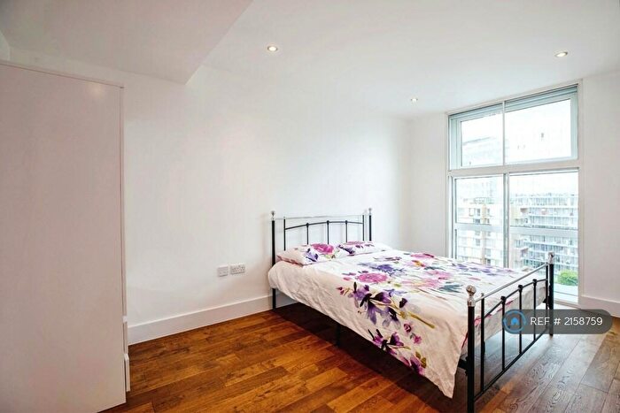 2 Bedroom Flat To Rent In Warwick Building, Nine Elms, London, SW11