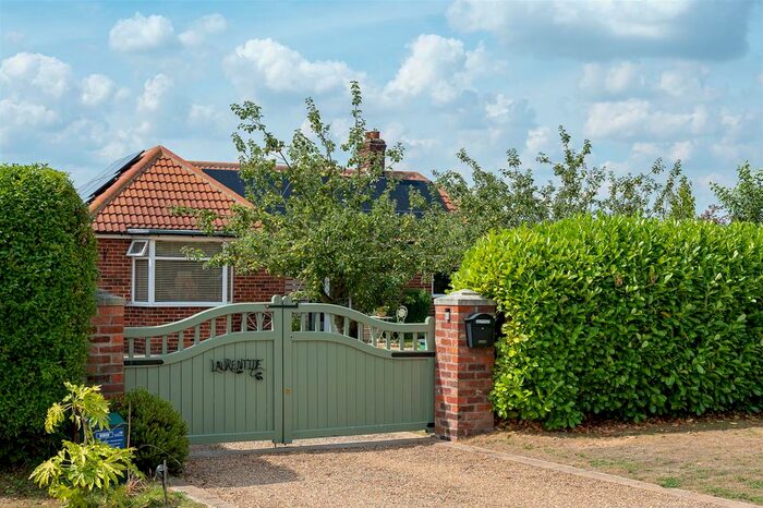 3 Bedroom Detached Bungalow To Rent In Dunnington Common, Dunnington, York, YO19