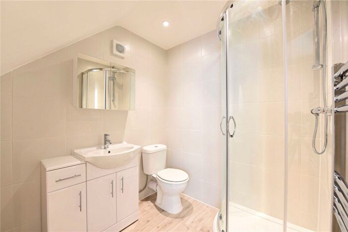 2 Bedroom Flat To Rent In Angles Road, Streatham, Lambeth, London, SW16