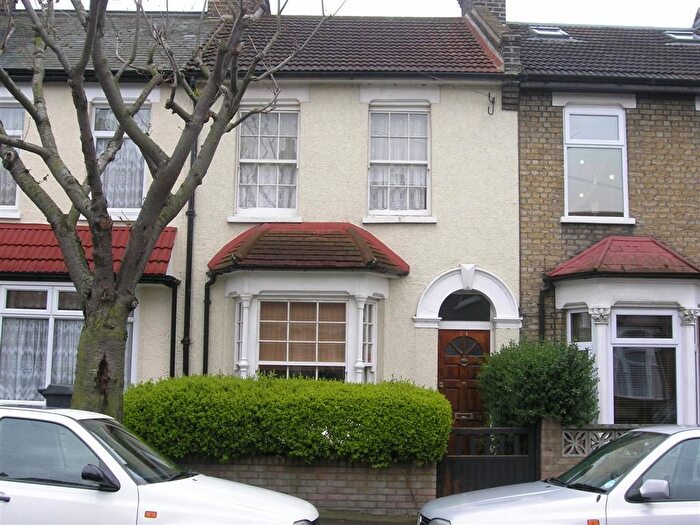 2 Bedroom Terraced House To Rent In London, E17