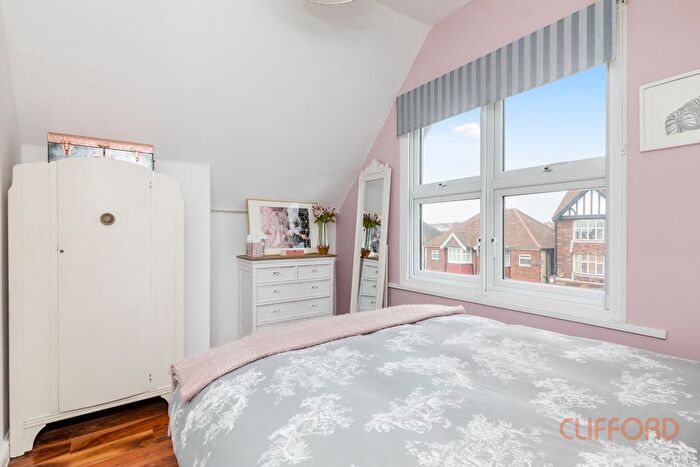 1 Bedroom Flat For Sale In Old Shoreham Road, Hove, BN3