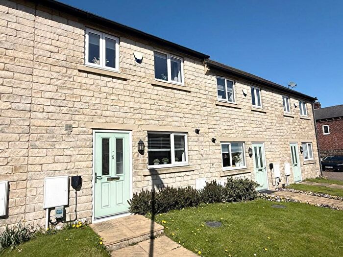 3 Bedroom Terraced House To Rent In Hollies Close, Leeds, West Yorkshire, LS13