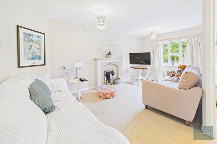 2 Bedroom Flat For Sale In Spa Road, Wiltshire, SN12