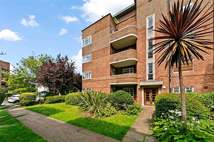 2 Bedroom Flat For Sale In Church Road, Richmond, TW10