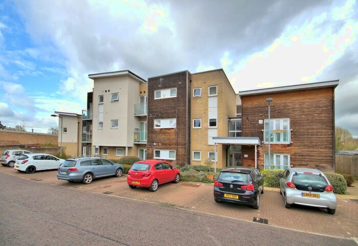 2 Bedroom Apartment To Rent In Maltings Close, CB5