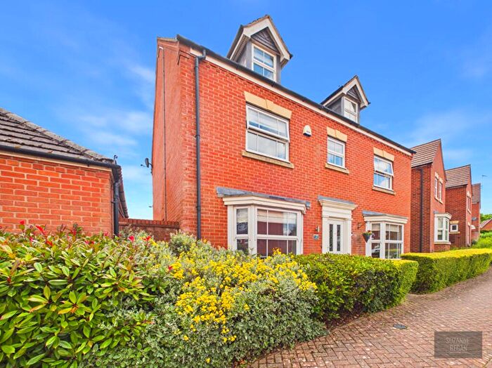 5 Bedroom Detached House For Sale In Sixpence Close, Westwood Heath, Coventry, CV4