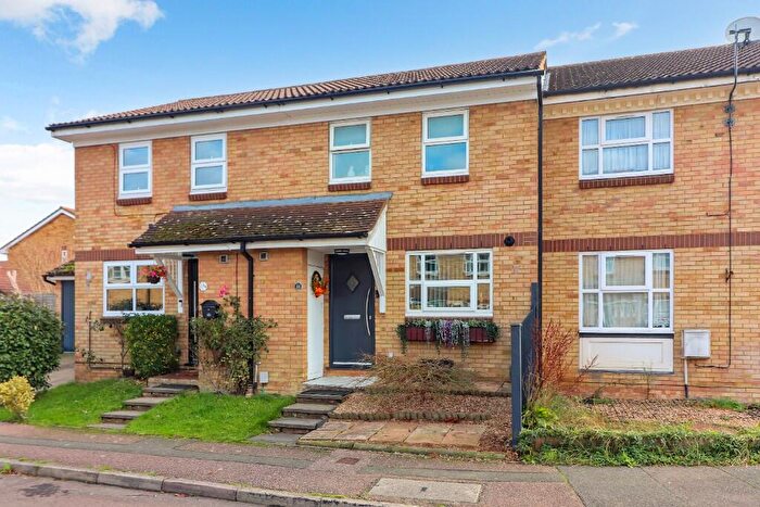 3 Bedroom Terraced House For Sale In Rochford Drive, Wigmore, Luton, LU2